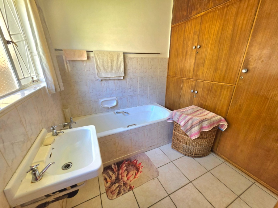 5 Bedroom Property for Sale in Panorama Free State